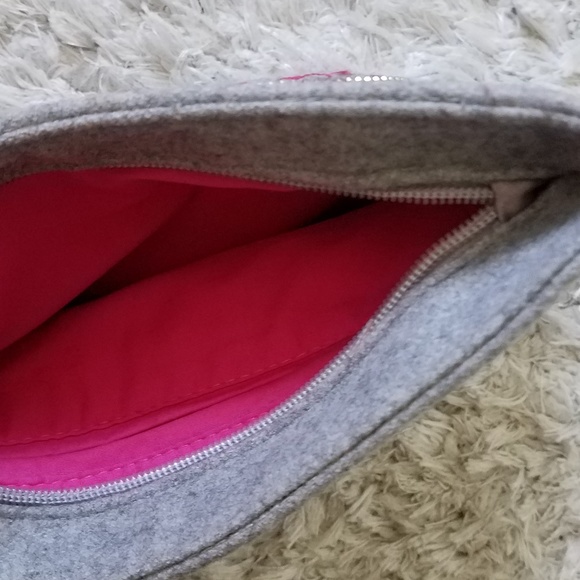 Shiraleah Gray Zip Heart Cosmetic Anything Bag - Picture 3 of 3